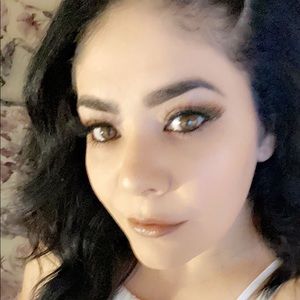 Meet your Posher, Mireya